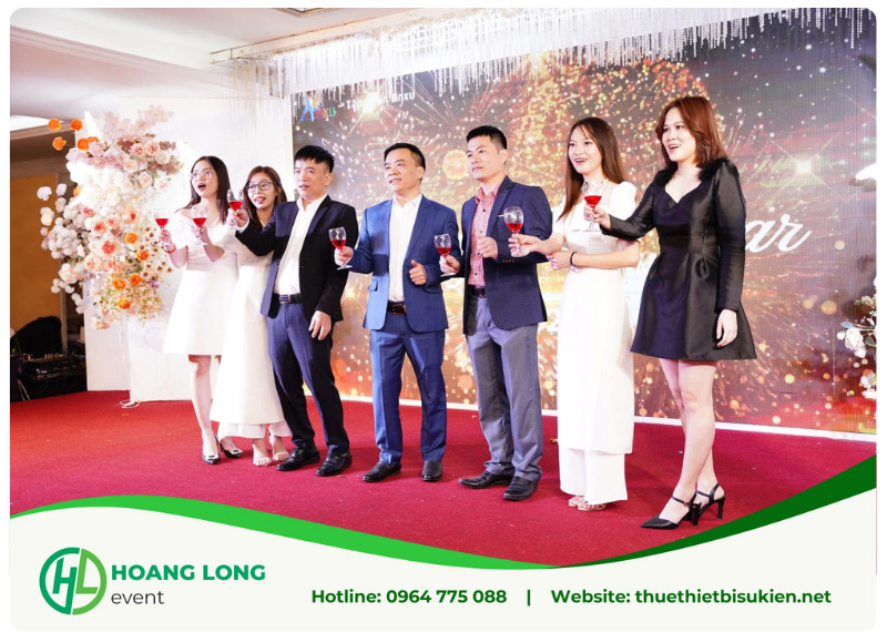 cách trang trí tất niên ấn tượng